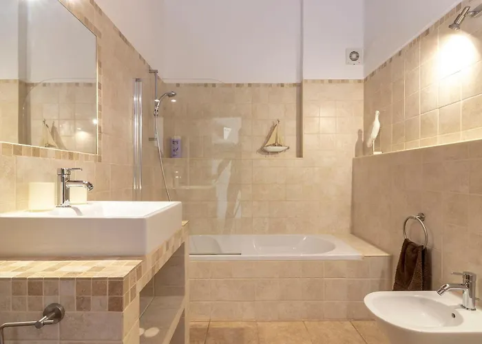 Diane Luxury Ocean Views Pool Holiday home *